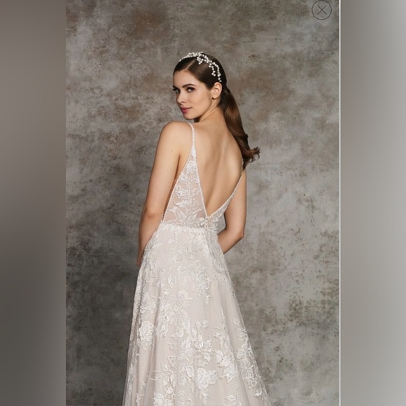 Justin Alexander Wedding Dress. Size 14, fitted to approx size 8-10US, 36E bust - Picture 2 of 8